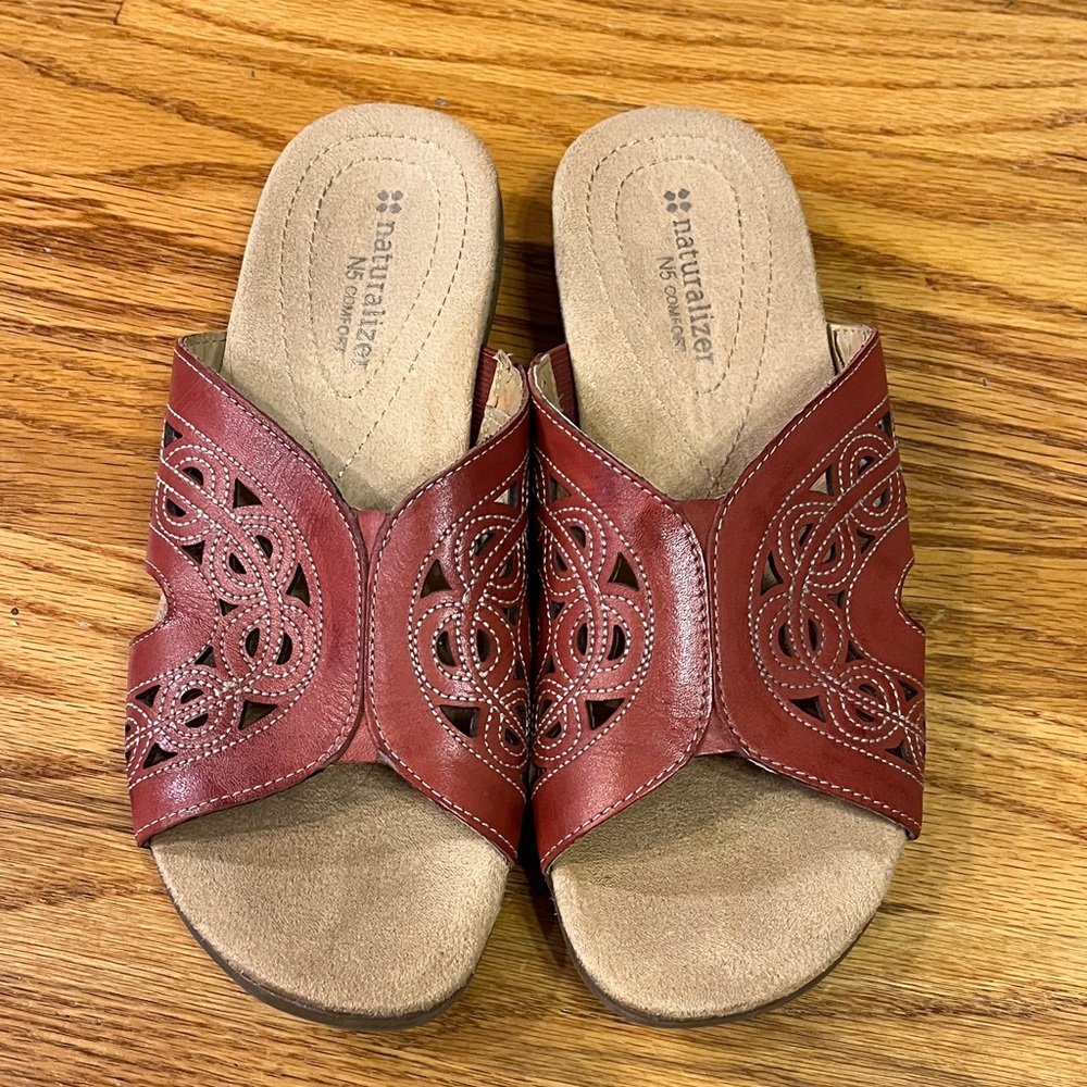 Naturalizer Red Cut out Red Leather Sandals